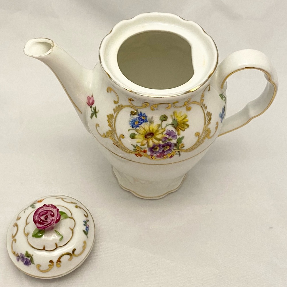 Elegant Floral Porcelain Teapot with Rose Lid - Picture 3 of 6